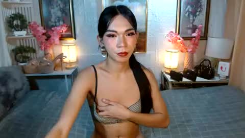 queennira online show from 06.22.26