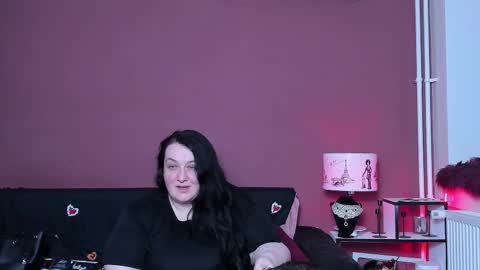 Snapshot of queenofhaze chatting on 11.02.25 you may simply address Me with Your Grace online show from 11.02.25