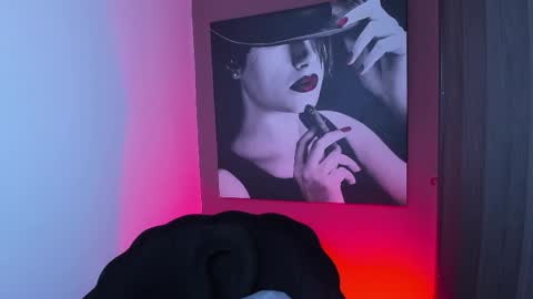 Snapshot of queenofhaze chatting on 11.19.25 you may simply address Me with Your Grace online show from 11.19.25