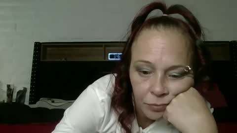Snapshot of queenofmen69 chatting on 05.12.26 queenofmen69 online show from 05.12.26