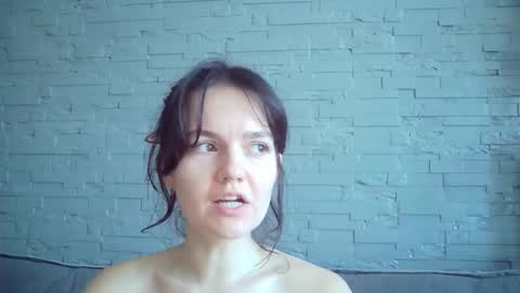 QueenOfModels online show from 11.19.25