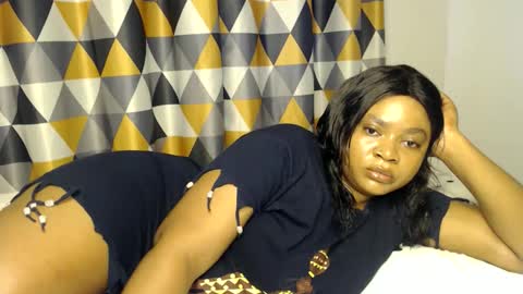 Snapshot of queenofsouls chatting on 11.26.25 . online show from 11.26.25