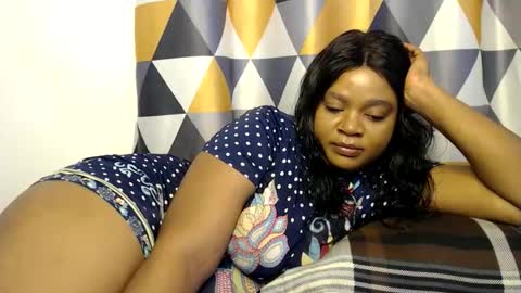 Snapshot of queenofsouls chatting on 11.28.25 . online show from 11.28.25