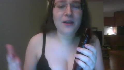 Snapshot of queenofthenights chatting on 06.06.26 queenofthenights online show from 06.06.26