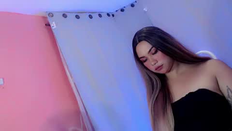 QUEEN online show from 01.27.25