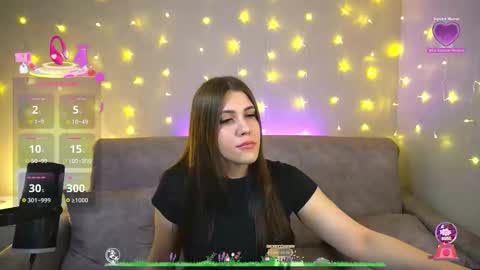 Snapshot of queenofvaleria chatting on 12.14.25 queenofvaleria online show from 12.14.25