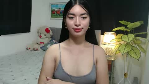Snapshot of queenpinay69 chatting on 10.13.25 QueenPinay69 online show from 10.13.25