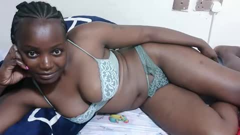 Snapshot of queensassy38 chatting on 04.15.26 Sassy online show from 04.15.26