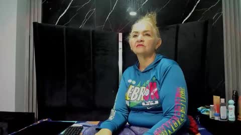 Snapshot of queenstarhyl chatting on 03.14.26 queenstarhyl online show from 03.14.26