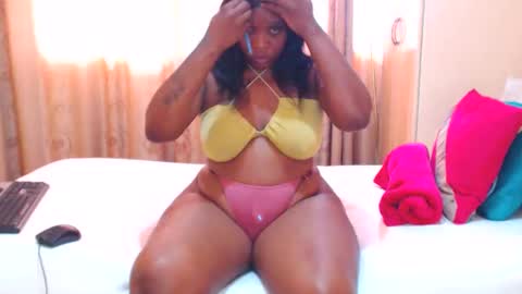 Snapshot of queenteex6999 chatting on 11.25.25 queenteex6999 online show from 11.25.25