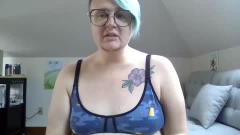 queerlyjaz online show from 10.04.25