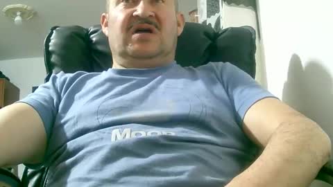 Snapshot of querubinrebelde chatting on 12.14.25 Don Ramon online show from 12.14.25