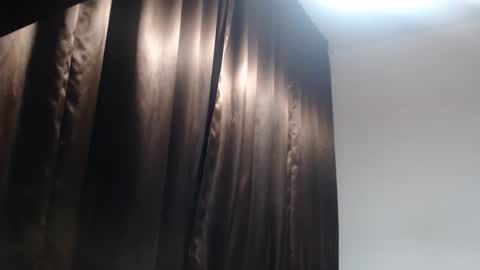 Snapshot of quickienerd chatting on 02.12.25 oilypanda online show from 02.12.25