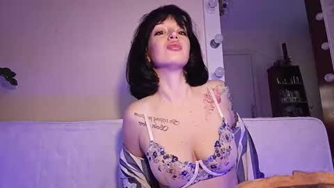 Snapshot of quiet_smile chatting on 12.04.25 quiet_smile online show from 12.04.25