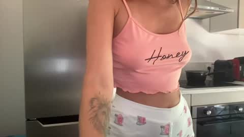 Quinnyelena online show from 06.25.26
