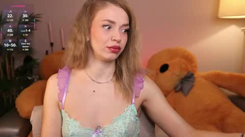 Nova Hollis online show from 01.07.26