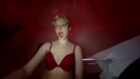 Snapshot of r0bynxoxp chatting on 03.29.26 r0bynxoxp online show from 03.29.26