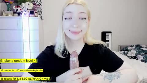 Snapshot of raaaaaaawr chatting on 03.03.26 - online show from 03.03.26