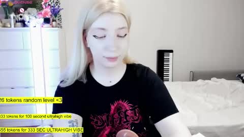 Snapshot of raaaaaaawr chatting on 03.21.26 - online show from 03.21.26