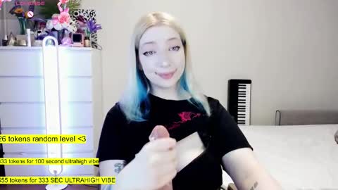 Snapshot of raaaaaaawr chatting on 03.27.26 - online show from 03.27.26