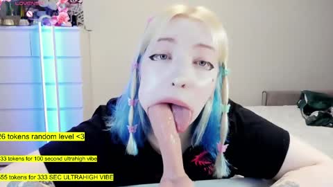 Snapshot of raaaaaaawr chatting on 04.24.26 - online show from 04.24.26