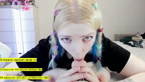 Snapshot of raaaaaaawr chatting on 05.02.26 - online show from 05.02.26