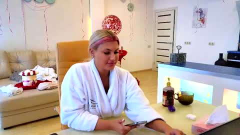 Jess  John online show from 02.19.25