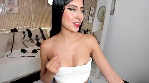 RACHEL ES online show from 11.21.25