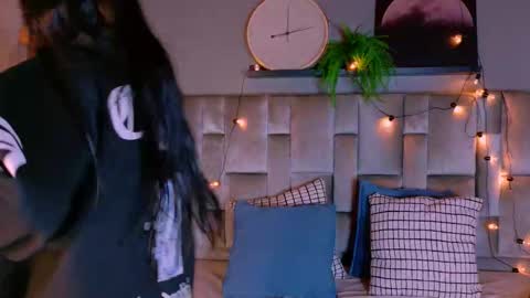 Snapshot of rachel_martinez chatting on 10.22.25 RACHEL online show from 10.22.25