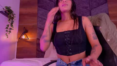 Snapshot of rachel_martinez chatting on 11.17.25 RACHEL online show from 11.17.25