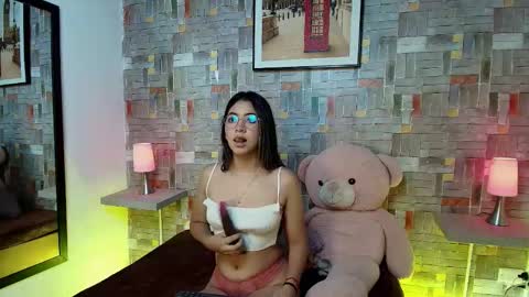 Snapshot of rachel_mds chatting on 10.26.25 Rachel online show from 10.26.25