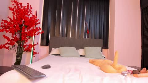 Snapshot of rachel_mendoza chatting on 12.21.24 Rachel online show from 12.21.24