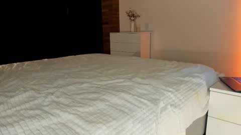 Sherryl online show from 11.03.25