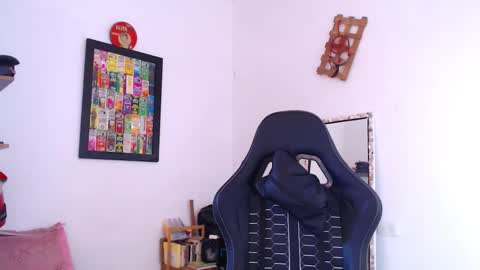 Snapshot of rachell_420 chatting on 11.17.25 rachell_420 online show from 11.17.25