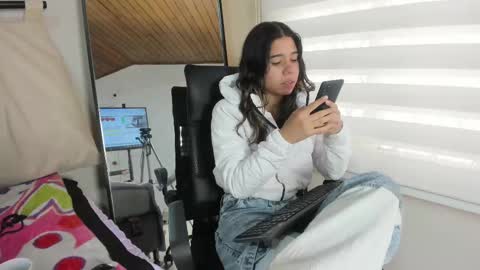 Snapshot of rachell_criss chatting on 02.09.25 Rachell online show from 02.09.25