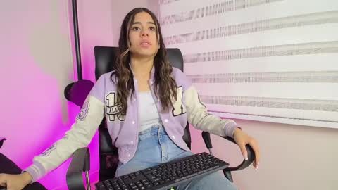 Snapshot of rachell_criss chatting on 03.02.25 Rachell online show from 03.02.25