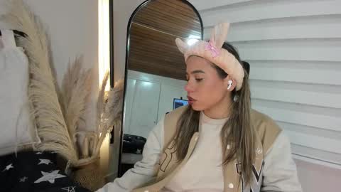 Snapshot of rachell_criss chatting on 10.26.25 Rachell online show from 10.26.25