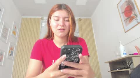 Snapshot of rachellesc chatting on 05.27.26 rachellesc online show from 05.27.26