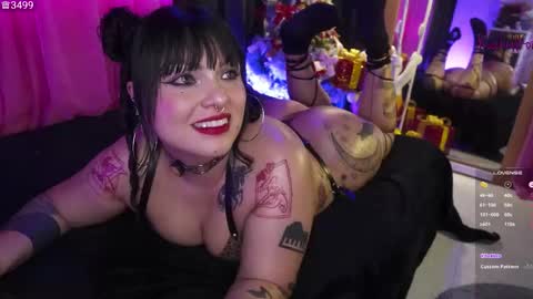 Snapshot of rachellkors_ chatting on 12.22.25 rachellk online show from 12.22.25