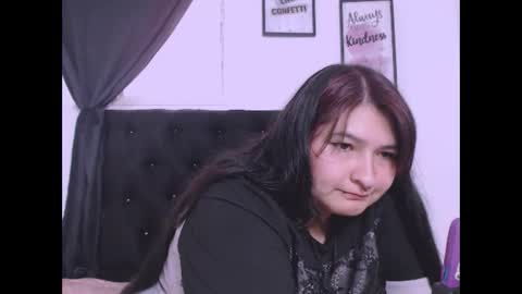 Snapshot of radiantgoddes chatting on 10.27.25 radiantgoddes online show from 10.27.25