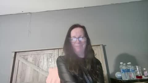 Radiant Peach Goddess online show from 02.17.25