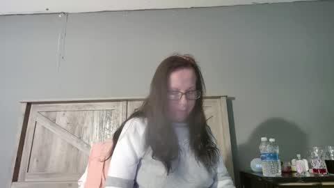 Radiant Peach Goddess online show from 02.20.25