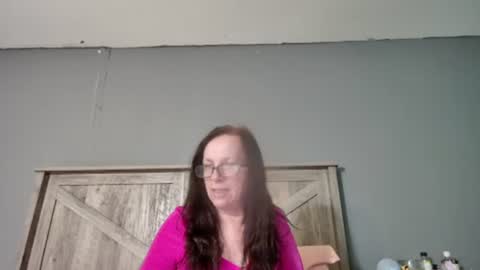 Radiant Peach Goddess online show from 02.24.25