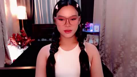 Snapshot of raeganclinton chatting on 10.08.25 raeganclinton online show from 10.08.25