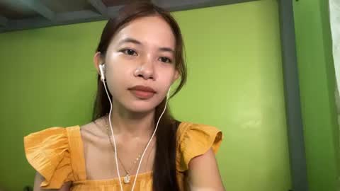Snapshot of raeleneslotkin chatting on 06.10.26 Eva online show from 06.10.26