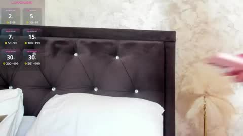 raelledarkstar online show from 06.25.26