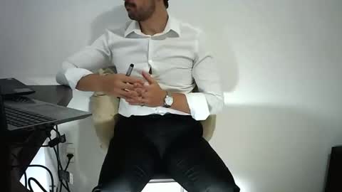 Snapshot of rafaelssk chatting on 04.01.26 elenacam online show from 04.01.26