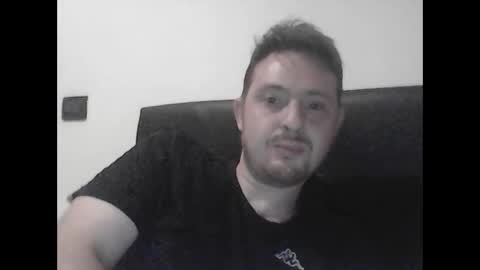 Snapshot of raffapelle49 chatting on 05.18.26 raffapelle49 online show from 05.18.26