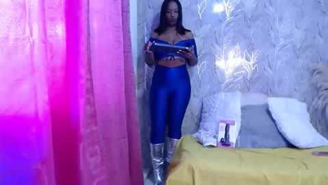 Snapshot of raichellcooper1 chatting on 12.14.25 raichellcooper1 online show from 12.14.25