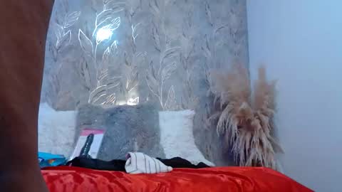 Snapshot of raichellcooper1 chatting on 12.16.25 raichellcooper1 online show from 12.16.25